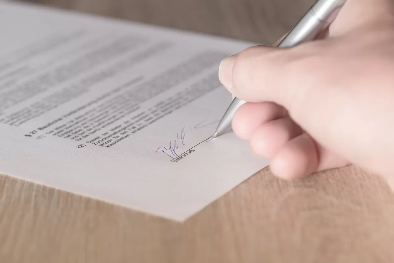 Translation company English contract translation 1000 words price