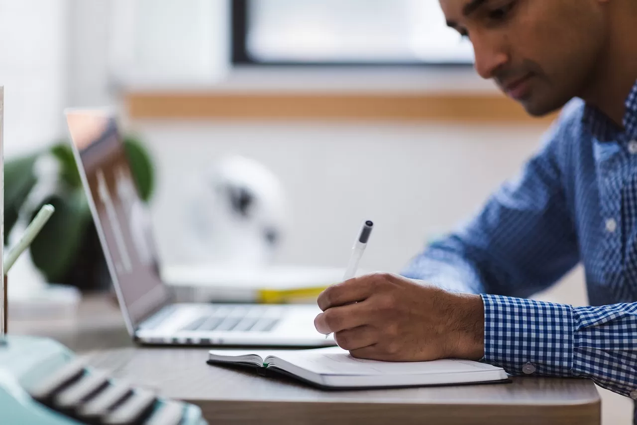 What should I pay attention to when providing financial report translation services?