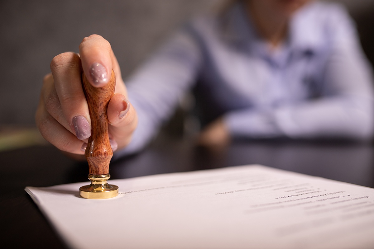 Certified vs Notarized Translation for Legal Documents: A Complete Guide(图1) Certified vs Notarized Translation for Legal Documents: A Complete Guide(图1)